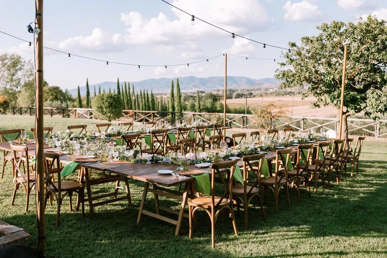 Farm stay Fattoria Le Giare Agriturismo Villa Cortona Italy